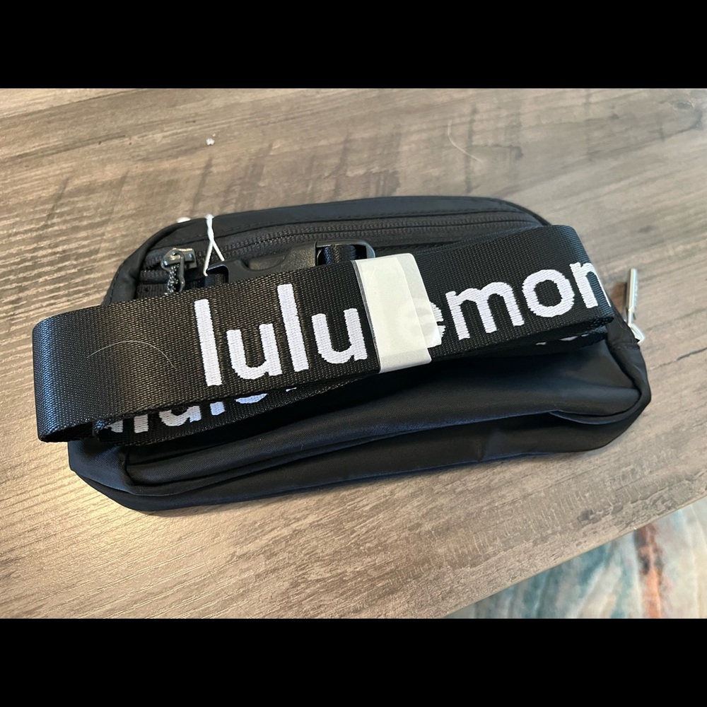 Lululemon Black Everywhere Belt Bag
